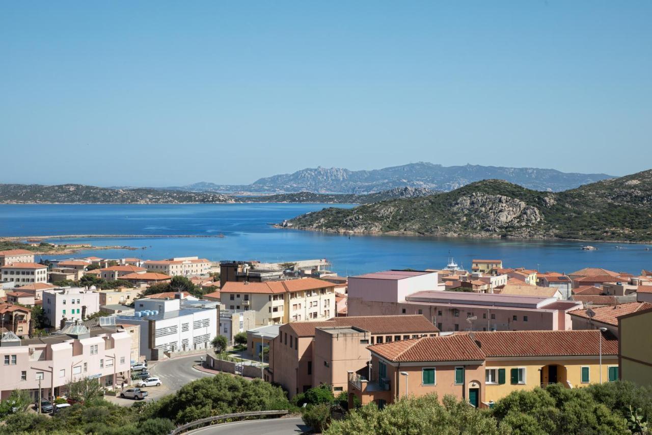 Homey Experience - Central Stay La Maddalena  Exterior foto